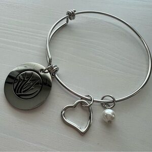 NWOT Silver Charm Bracelet with Aloe Symbol